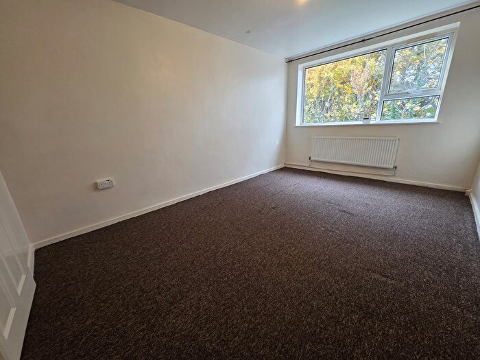 Studio To Rent In Richmond Court, Richmond Hill, Luton, Bedfordshire, LU2