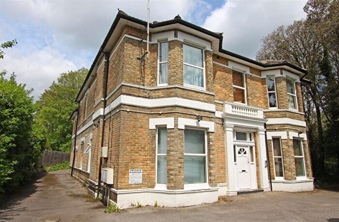 2 Bedroom Flat To Rent In Dean Park Road, Bournemouth, BH1