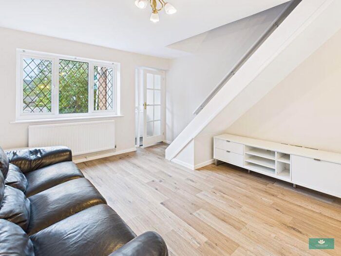 2 Bedroom Semi-Detached House For Sale In Vine Close, Shaw, OL2
