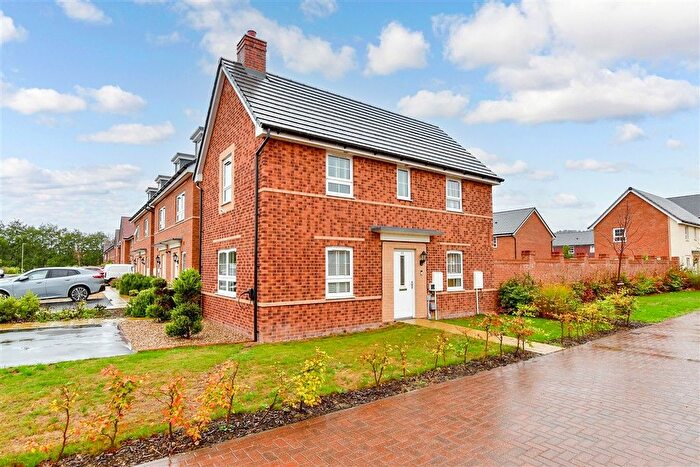 3 Bedroom Detached House For Sale In Mulberry Walk, Havant, Hampshire, PO9