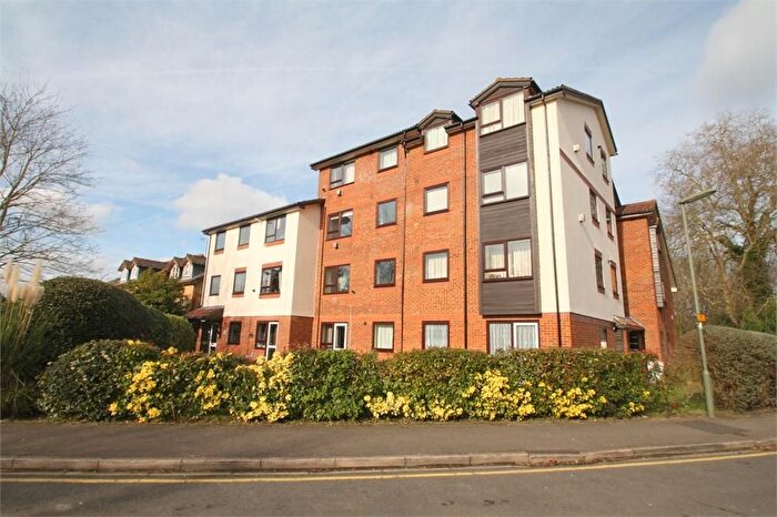 1 Bedroom Flat To Rent In Gresham Road, Staines-Upon-Thames, TW18