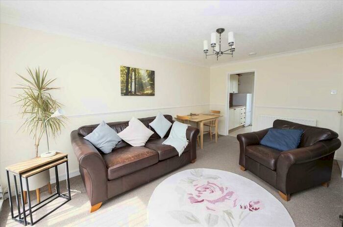 2 Bedroom Apartment To Rent In Turret Drive, FK2