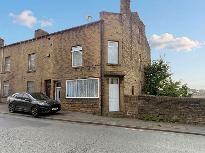 5 Bedroom End Of Terrace House For Sale In Beacon Hill Road, Halifax, HX3