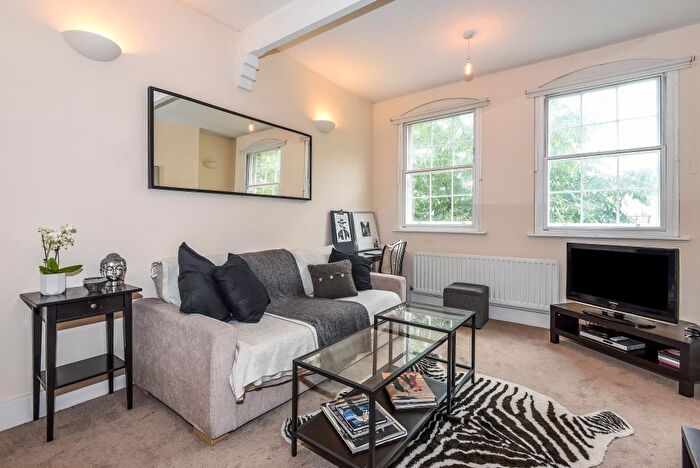 2 Bedroom Apartment To Rent In Lutton Terrace, Hampstead, NW3
