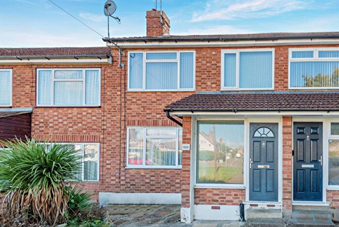 3 Bedroom Terraced House For Sale In Outwood Common Road, Billericay, CM11
