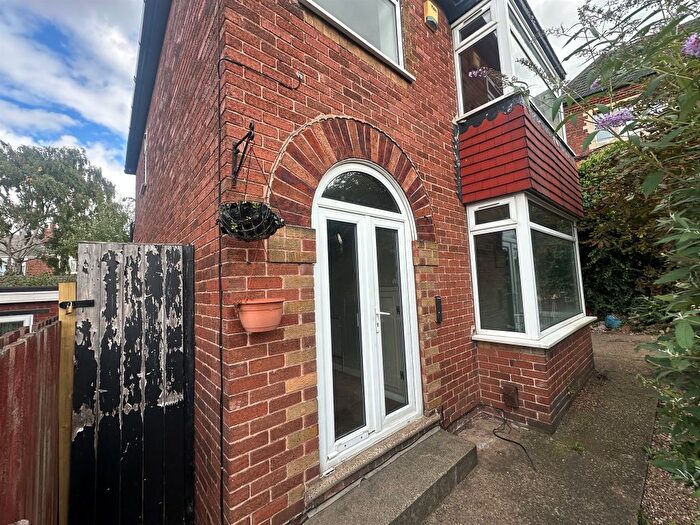 3 Bedroom Detached House For Sale In St. James Gardens, Balby, Doncaster, DN4