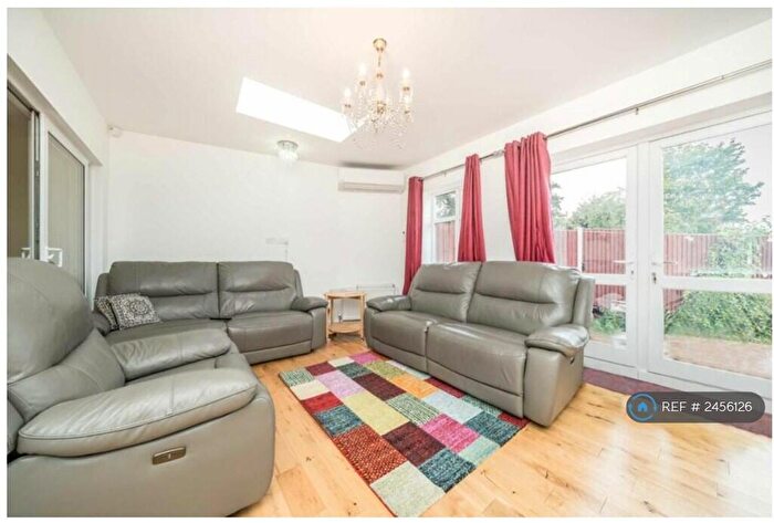 6 Bedroom Semi-Detached House To Rent In Ewell Road, Surbiton, KT6