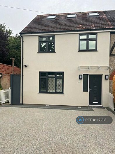 5 Bedroom Semi-Detached House To Rent In Homeway, London, RM3