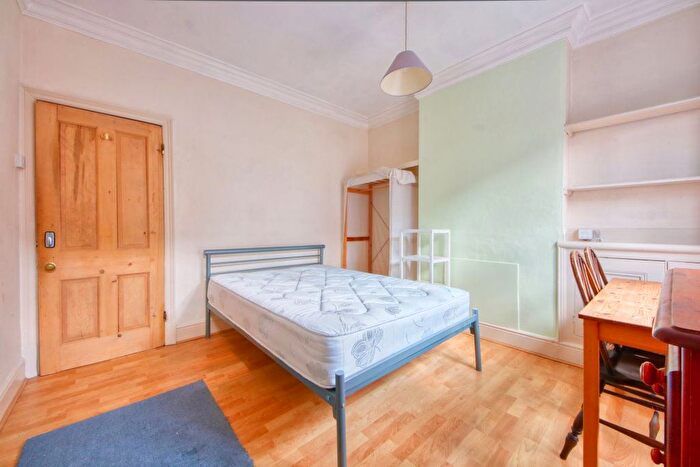 3 Bedroom Terraced House To Rent In Hartopp Road, Leicester, LE2