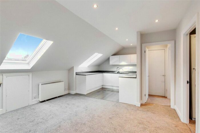 1 Bedroom Flat To Rent In Pembroke Road, London, N10