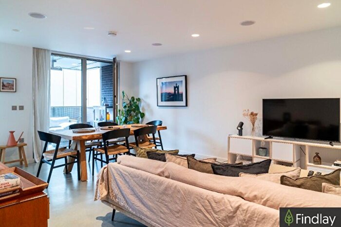 3 Bedroom Apartment For Sale In Helmsley Street, London, E8