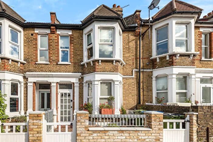 3 Bedroom Terraced House To Rent In Victoria Way London, SE7