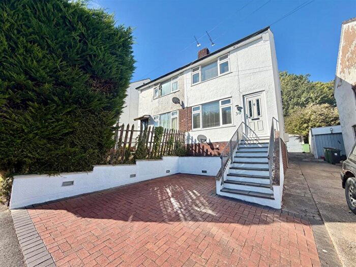 3 Bedroom Semi-Detached House For Sale In Fairlyn Drive, Bristol, BS15