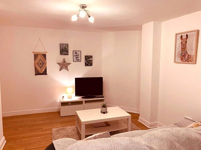 2 Bedroom Apartment To Rent In Tabernacle Chapel, Bangor, Gwynedd, LL57
