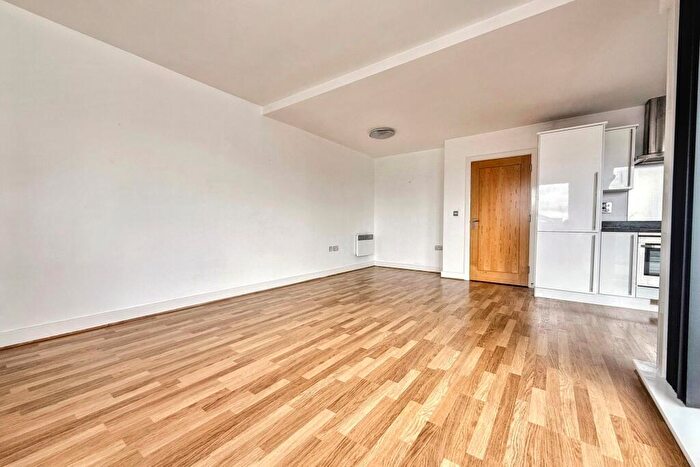 2 Bedroom Flat For Sale In Southampton, SO14