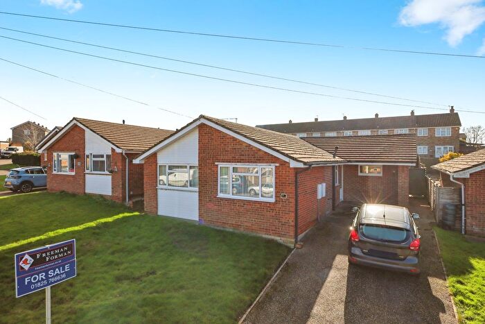 2 Bedroom Bungalow For Sale In Park View Road, Uckfield, East Sussex, TN22
