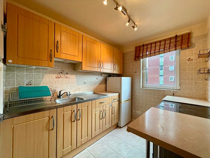 1 Bedroom Flat To Rent In Porchester Mead, Beckenham, BR3