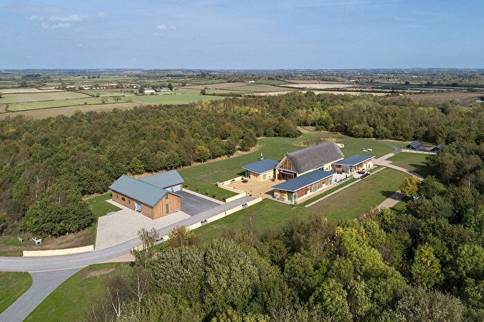 6 Bedroom Bungalow For Sale In Buckle Street, Honeybourne, Worcestershire, WR11