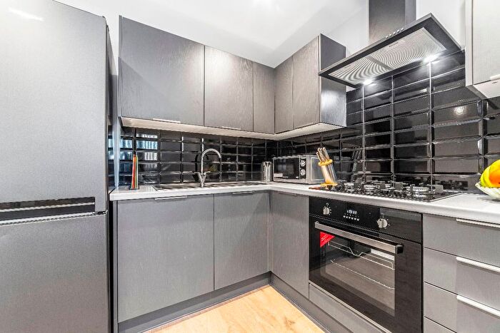 1 Bedroom Flat To Rent In Queens Crescent, London, NW5