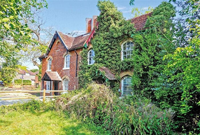 2 Bedroom Semi-detached House For Sale In Shipbourne Road, Tonbridge, TN10