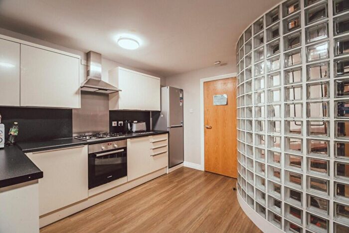 5 Bedroom Flat To Rent In Opal Court, Moseley Road, Manchester, Greater Manchester, M14