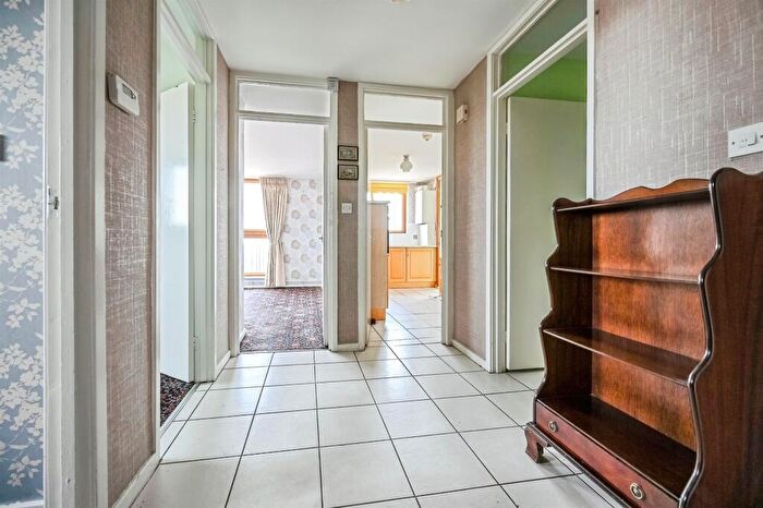 3 Bedroom Flat For Sale In Croxteth Drive, Liverpool, L17