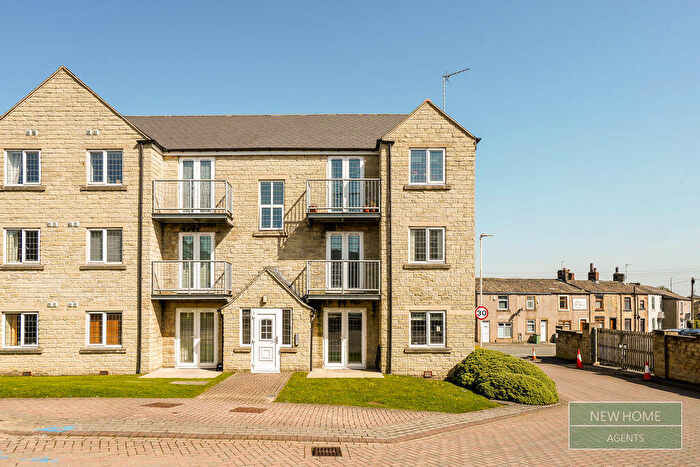 2 Bedroom Flat For Sale In Farriers Court, Drighlington, Bradford, BD11