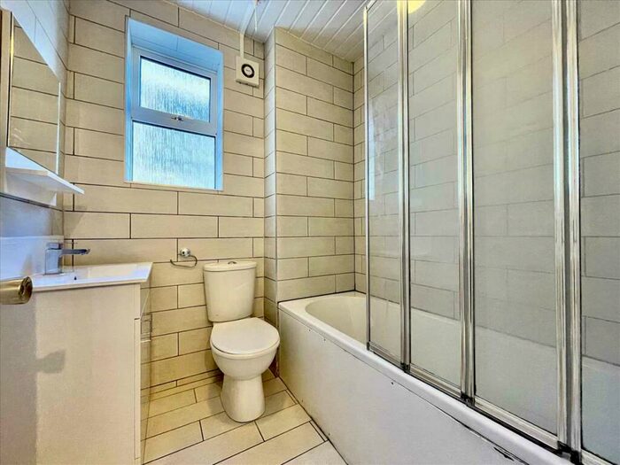 2 Bedroom Apartment To Rent In Evelyn Place, Plymouth, PL4