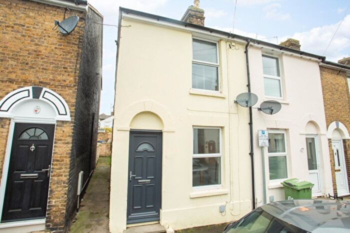 2 Bedroom End Of Terrace House For Sale In St. Johns Road, Faversham, Kent, ME13