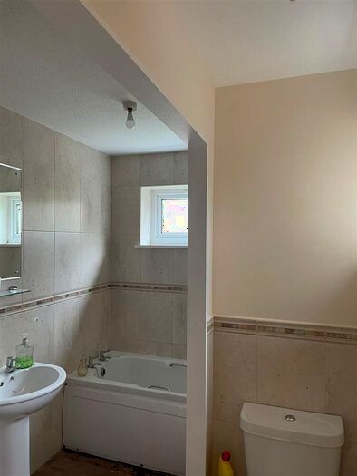 2 Bedroom Flat To Rent In Dunsheath, Telford, TF3