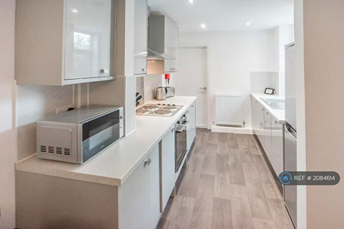 4 Bedroom Semi-Detached House To Rent In Marlborough Road, Nottingham, NG9