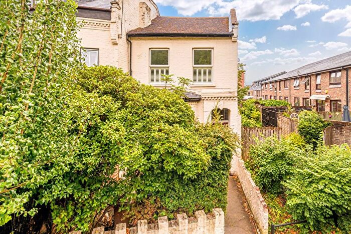 3 Bedroom Semi-Detached House For Sale In Scylla Road, Peckham, SE15