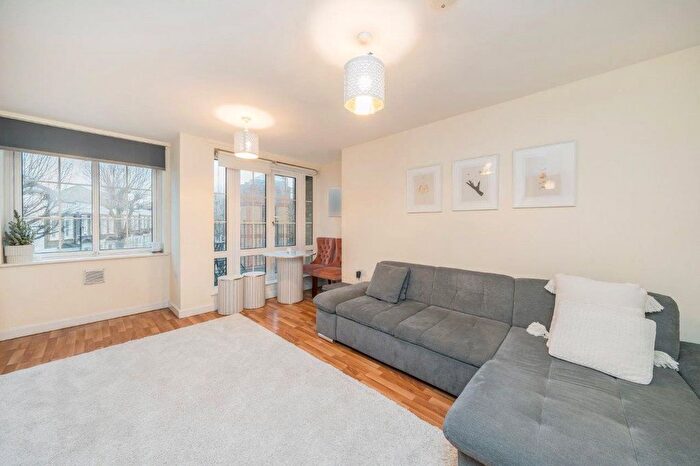 1 Bedroom Flat For Sale In Coborn Road, Bow, London, E3