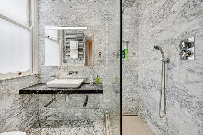 1 Bedroom Flat To Rent In Ovington Square, London, SW3