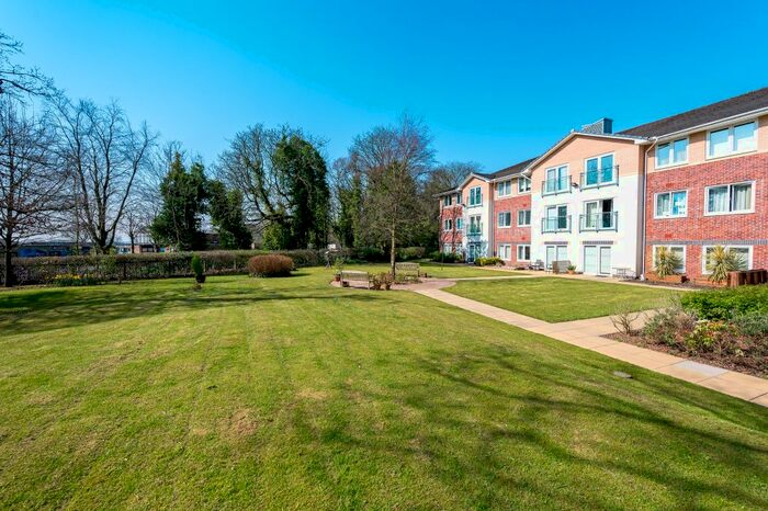 1 Bedroom Flat For Sale In Heyeswood, Haydock, WA11