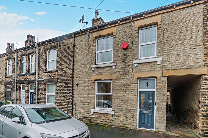 2 Bedroom Terraced House For Sale In Lonsdale Terrace, Liversedge, WF15