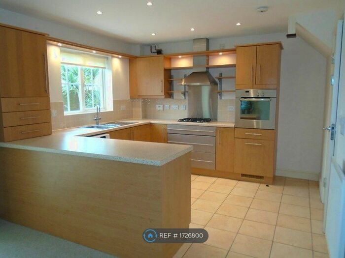 3 Bedroom Semi-Detached House To Rent In Daytona Quay, Eastbourne, BN23