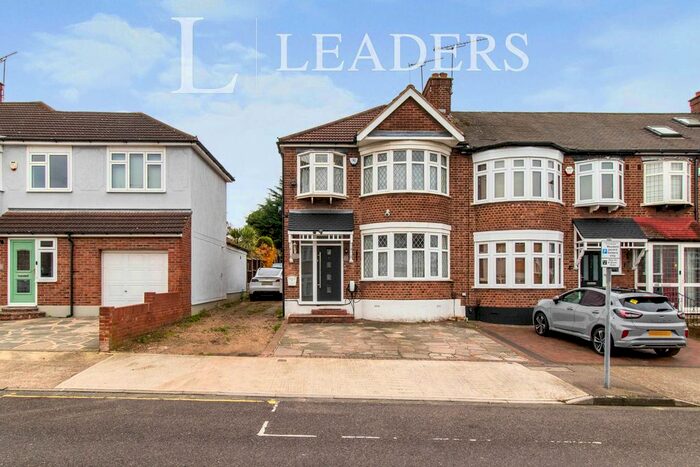 3 Bedroom End Of Terrace House To Rent In Stanley Avenue, Romford, RM2
