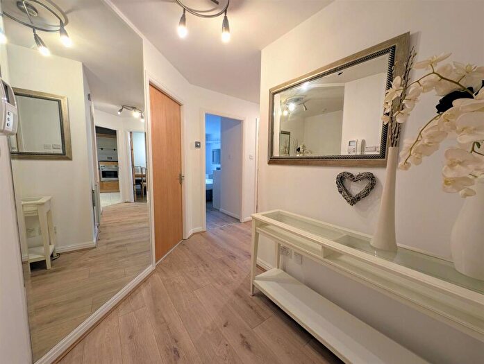 2 Bedroom Apartment To Rent In Quebec Quay, Liverpool, L3