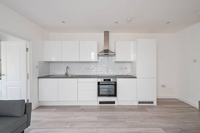 2 Bedroom Flat To Rent In Margery Park Road, Forest Gate, London, E7