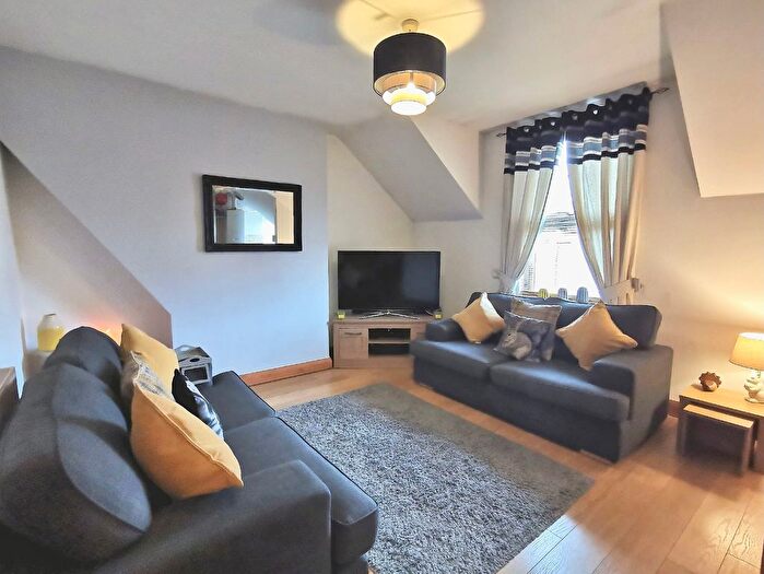 2 Bedroom Property To Rent In - Hawarden Road, Colwyn Bay, LL29