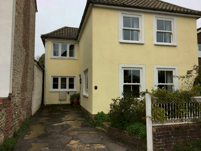 4 Bedroom Detached House To Rent In Victoria Road, Chichester, PO19