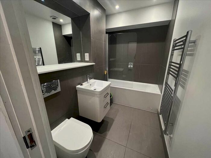 2 Bedroom Flat To Rent In Flat, A London Road, Bromley, BR1