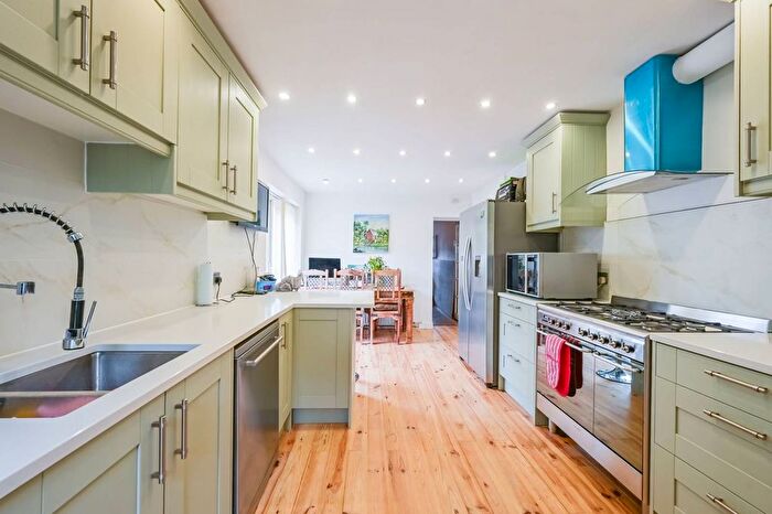 5 Bedroom Terraced House For Sale In Peterborough Road, Leyton, London, E10