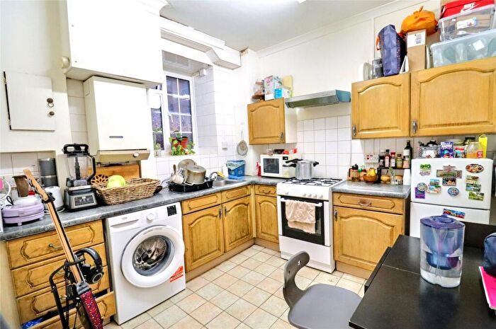 1 Bedroom Apartment To Rent In Windsor House, Wenlock Road, Old Street, London, N1