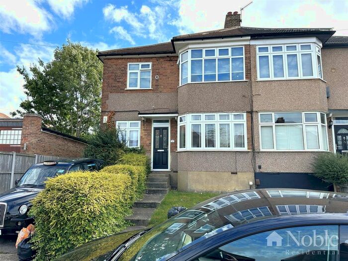 2 Bedroom Maisonette To Rent In Boscombe Avenue, Hornchurch, RM11