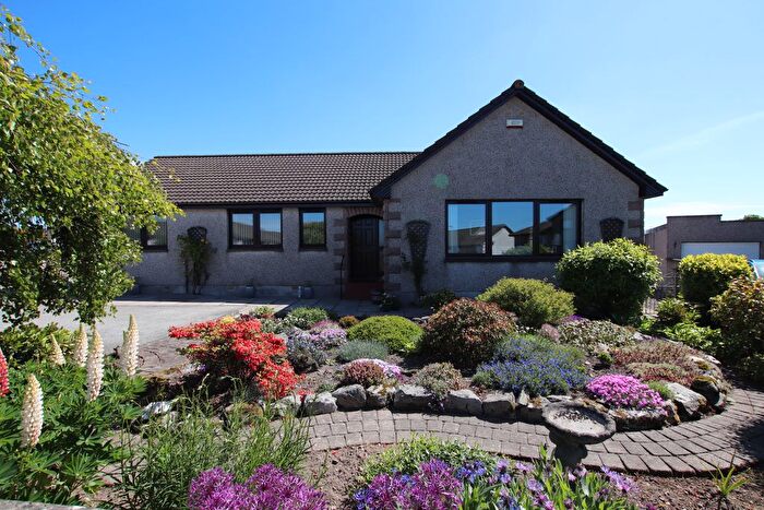 3 Bedroom Detached Bungalow For Sale In Broomhill Court, El, AB55