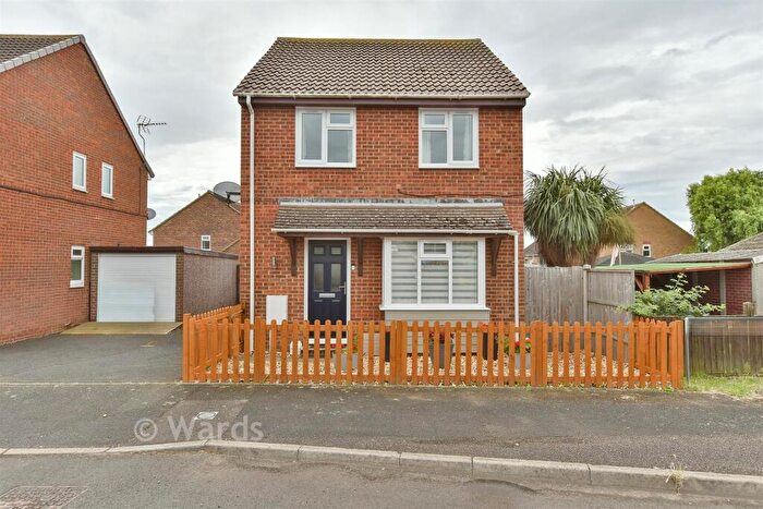 3 Bedroom Detached House For Sale In Beach Approach, Warden Bay, Sheerness, Kent, ME12