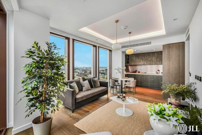 2 Bedroom Flat To Rent In Carnation Way, SW8