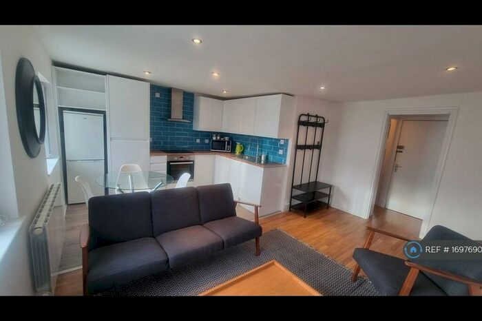 2 Bedroom Flat To Rent In Dormer Place, Leamington Spa, CV32